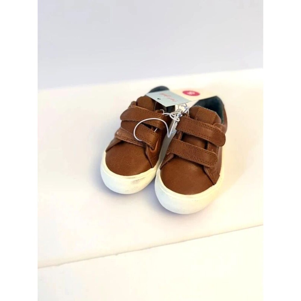 Brown Velcro boat shoes NWT size 5 kids